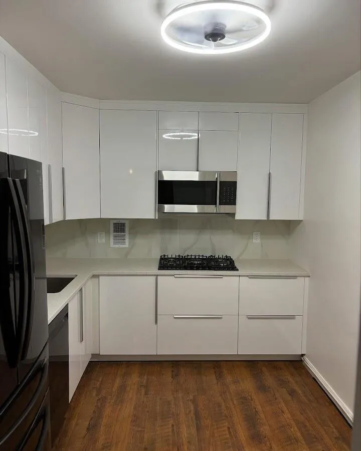 Renovated kitchen with quartz countertops in Herndon